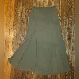 Forever 21 Green Maxi Skirt ✨️